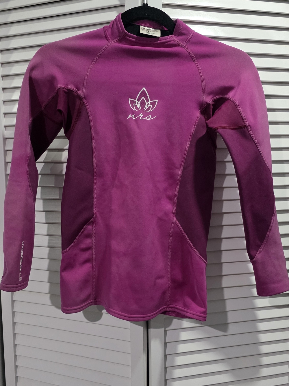 NRS Women’s Hydroskin 0.5 Long-Sleeve Swim Top in Magenta